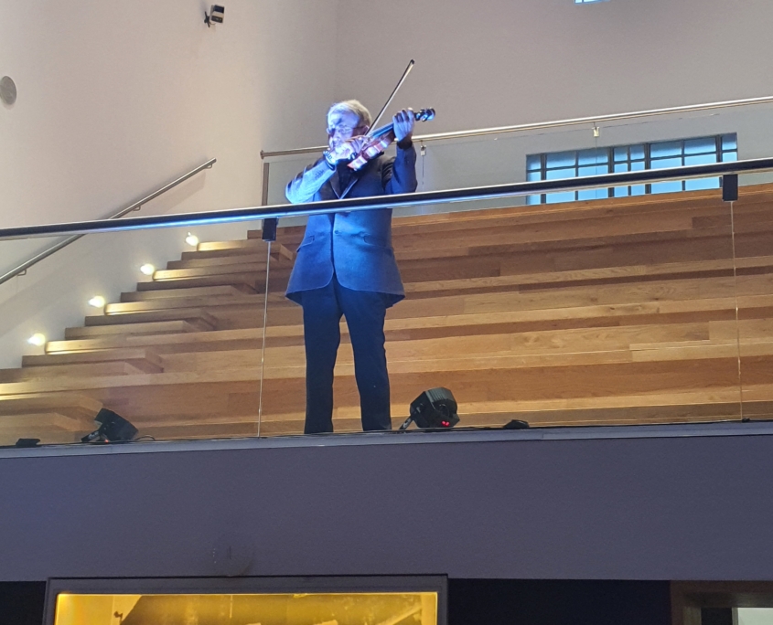 VIOLINS OF HOPE Buenos Aires, March 2023 Belén Alonso Management